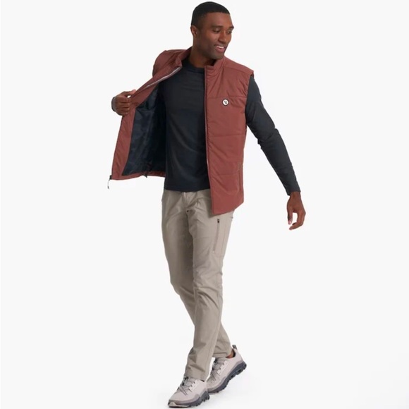 Vuori Echo Insulated Vest in Cedar Rust Red – Size L – NWT - Picture 2 of 8